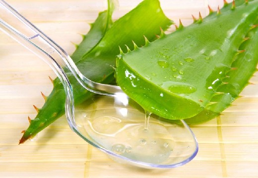 Причины появления жировика за ухом