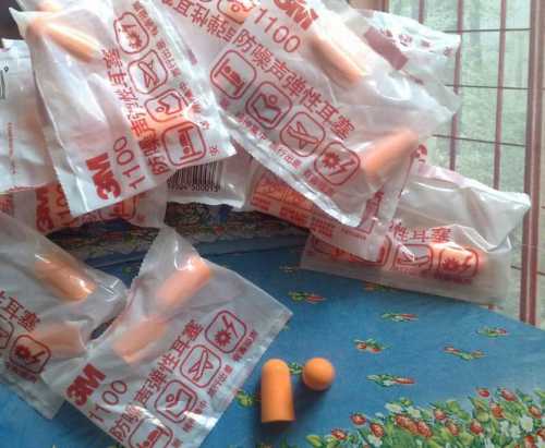 Как правильно вставлять беруши в уши